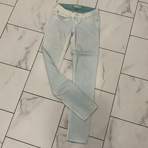 Y2K Levi’s low rise, skinny jeans in mint green